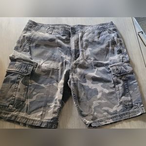 Men's Old Navy Camo Cargo Shorts Size 38